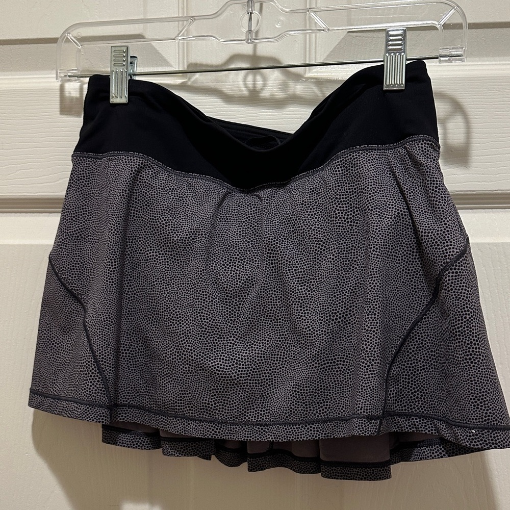 Lululemon Black and Gray Pleated Skirt